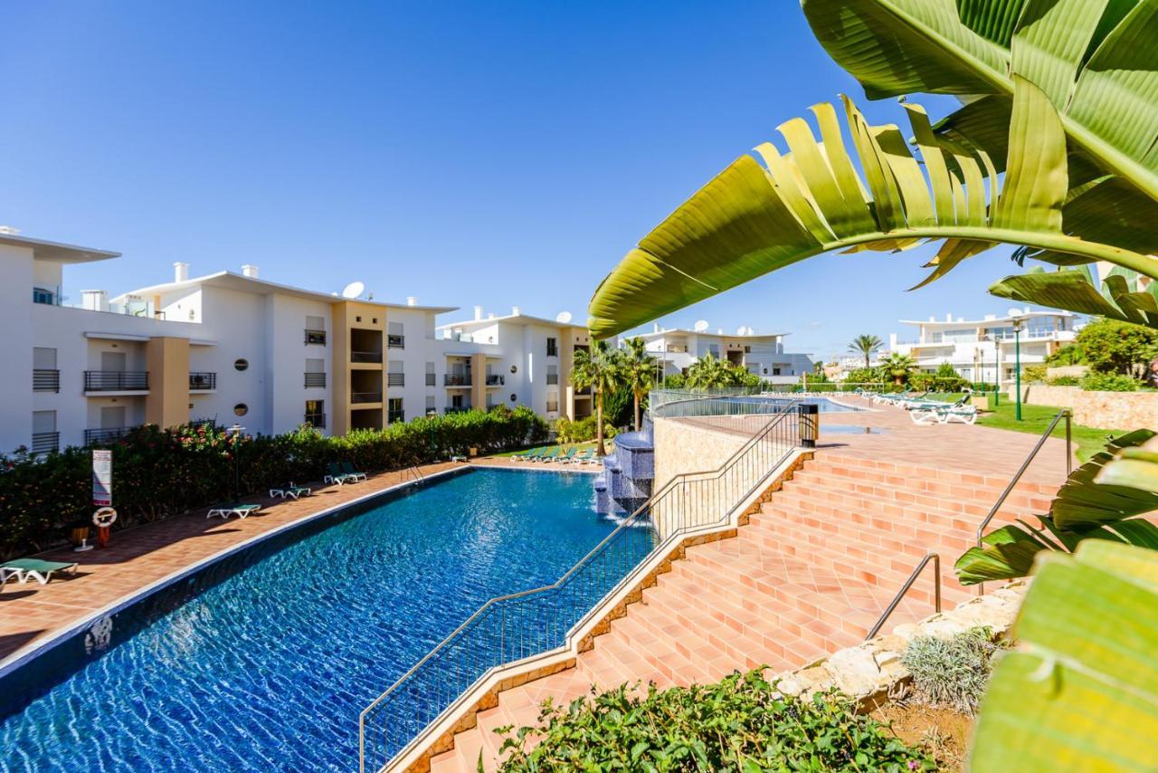 Bnb Homes Ocean View Apartment With Huge Sunny Terrace, 2 Swimming Pools & Tennis Court Albufeira Exterior photo
