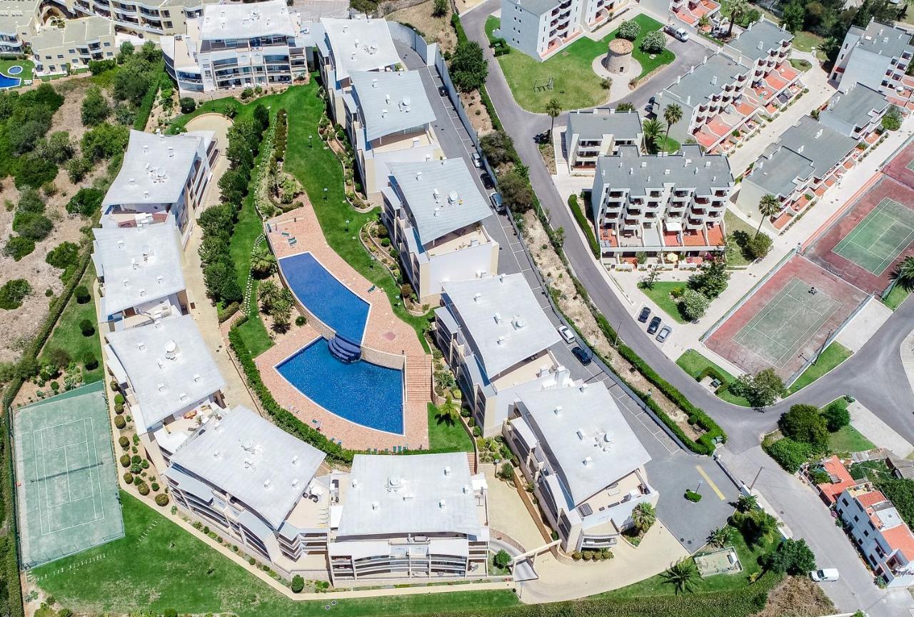 Bnb Homes Ocean View Apartment With Huge Sunny Terrace, 2 Swimming Pools & Tennis Court Albufeira Exterior photo